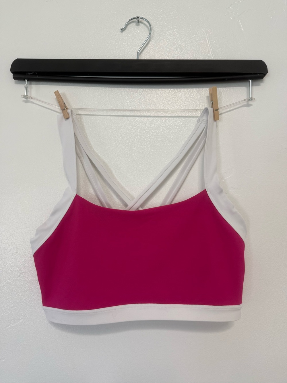 Old Navy Women’s Fuchsia & White Sports Bra